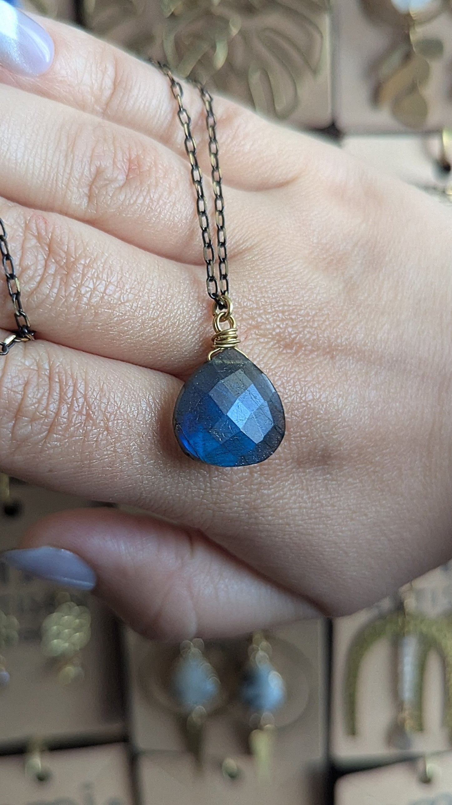 Labradorite Glow Necklace 18"