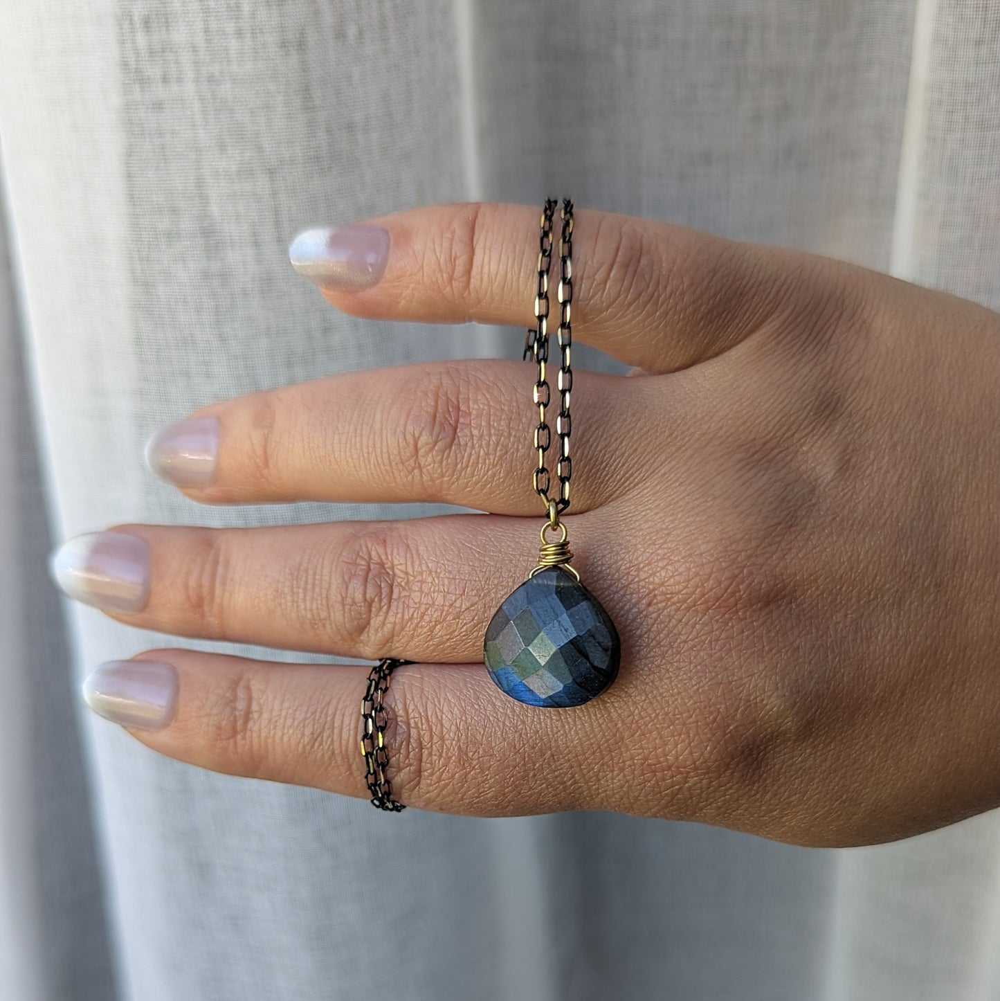 Labradorite Glow Necklace 18"