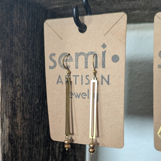 Golden Line Drops – Pearl Accent